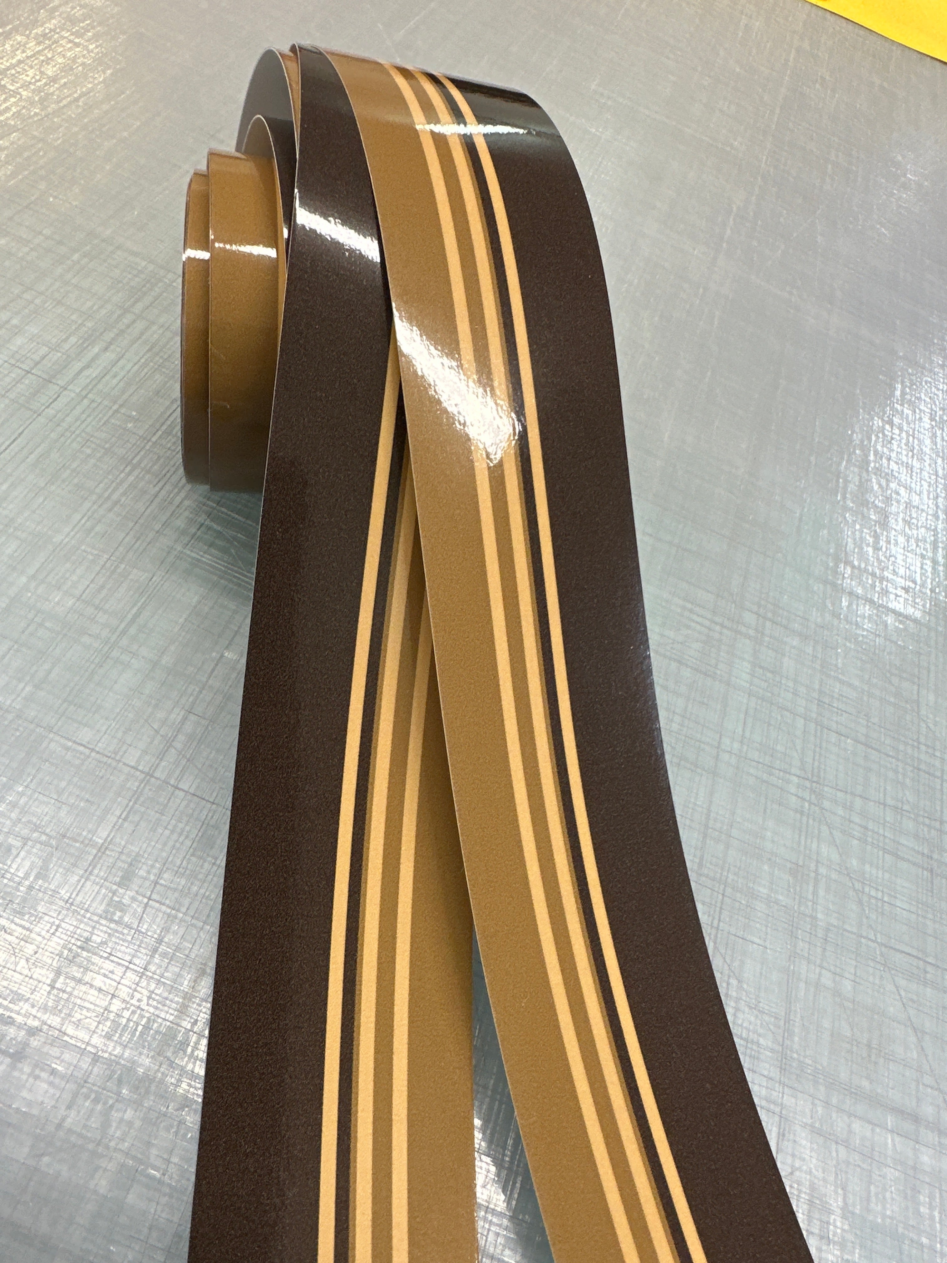 Brown vehicle pinstripes
