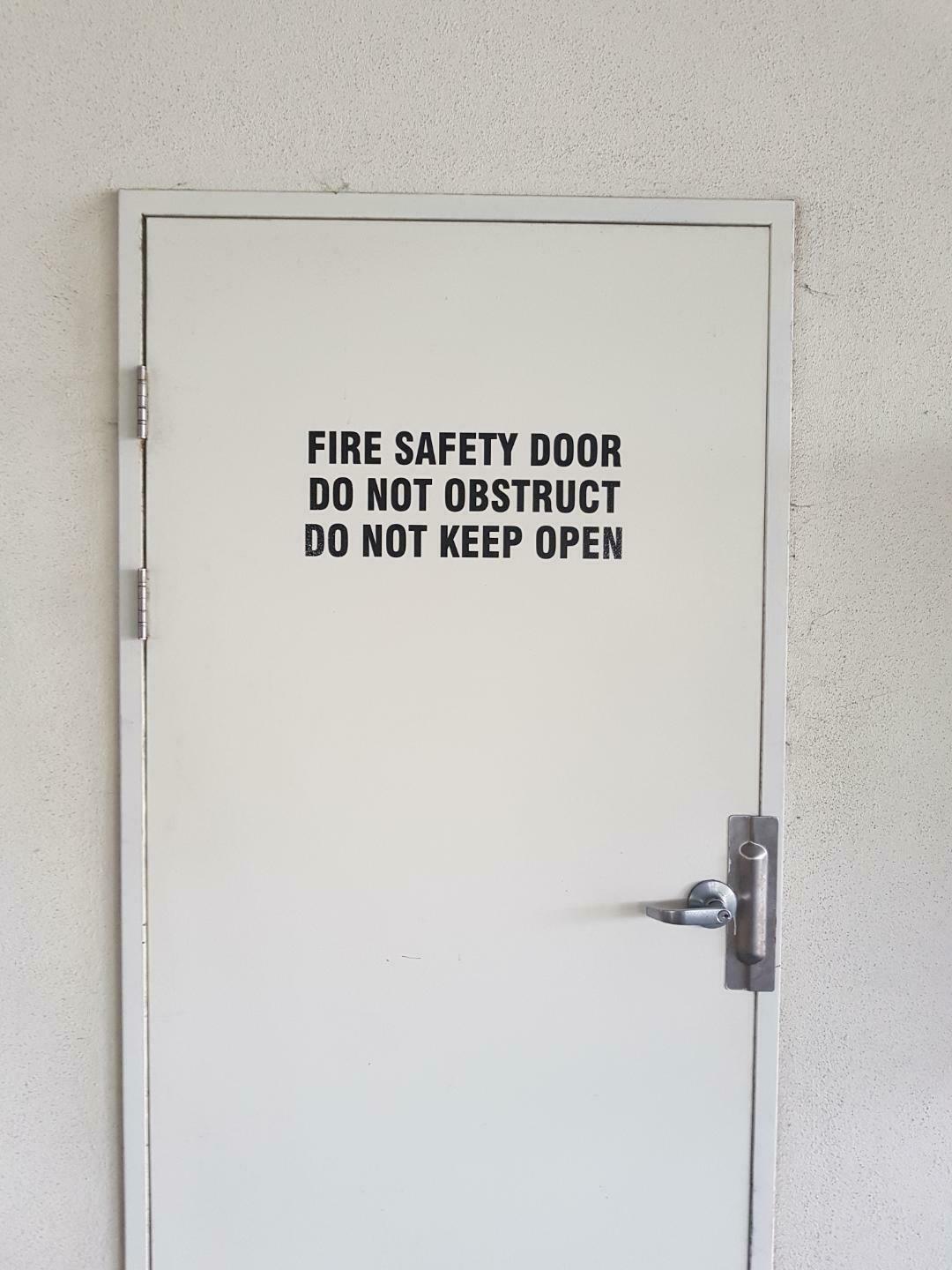 FIRE DOOR SAFETY SIGN STICKER DO NOT OBSTRUCT KEEP OPEN